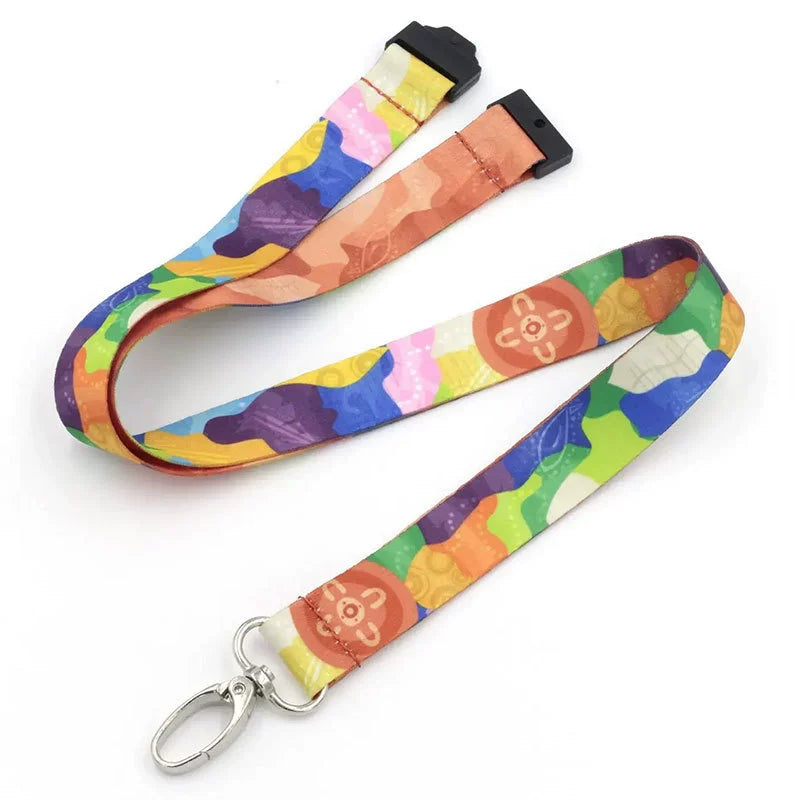 Inexpensive printed lanyard in polyester and RPET. Customizable with a 10, 15, 20 or 25mm logo. Regular fit.